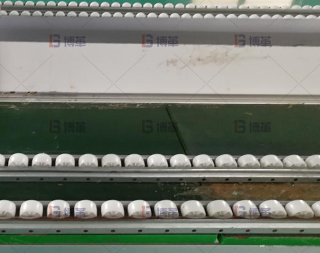 電子制造一般體積較小，使用精益管搭建貨架和無動力滑動部件，節(jié)約成本，提高效率。